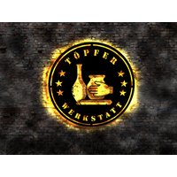 Led Wandbild Leuchtschild Töpfer Werkstatt Töpferei Töpferwerkstatt Tonerde Werkzeug Drehteller Töpfern Buch Brennofen Platte Töpferscheibe Led Wandbild Leuchtschild Töpfer Werkstatt Töpferei Töpferwerkstatt Tonerde Werkzeug Drehteller Töpfern Buch Brennofen Platte Töpferscheibe von LEDWandbilder