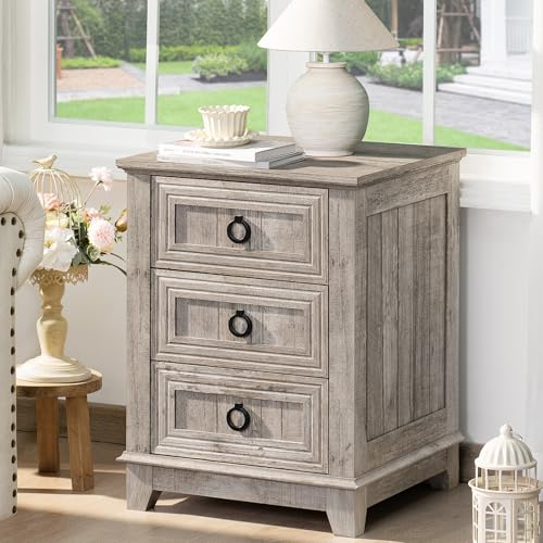 46 cm Nachttisch im Landhausstil mit 3 Schubladen, Beistelltisch Kommode für Schlafzimmer, Eichenholz Nachttische, Holz Bett Beistelltisch mit Metallgriff, Nachtschränkchen für Wohnzimmer Schlafzimmer 46 cm Nachttisch im Landhausstil mit 3 Schubladen, Beistelltisch Kommode für Schlafzimmer, Eichenholz Nachttische, Holz Bett Beistelltisch mit Metallgriff, Nachtschränkchen für Wohnzimmer Schlafzimmer von LELELINKY