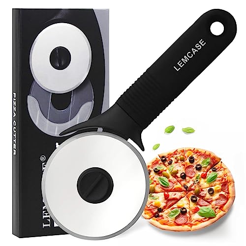 LEMCASE® Pizzaschneider [Original] Pizzaroller aus Edelstahl - Profi Pizza Cutter mit Rutschfestem Silikon Griff | Abnehmbare Klinge mit Schutzabdeckung & Spülmaschinenfest | Schwarz von LEMCASE