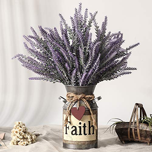 LESING Künstliche Lavendelblumen mit Vase, künstliche Lavendelpflanzen in dekorativer Metallvase, rustikale Vintage-Blumen für Zuhause, Bauernhaus-Dekoration (Glaube, Lila) von LESING