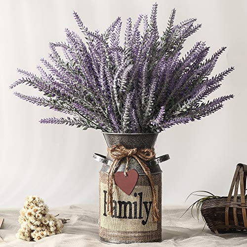 LESING Künstliche Lavendelblumen mit Vase, künstliche Lavendelpflanzen in dekorativer Metallvase, rustikale Vintage-Blumen für Zuhause, Bauernhaus-Dekoration (Familie, Lila) von LESING