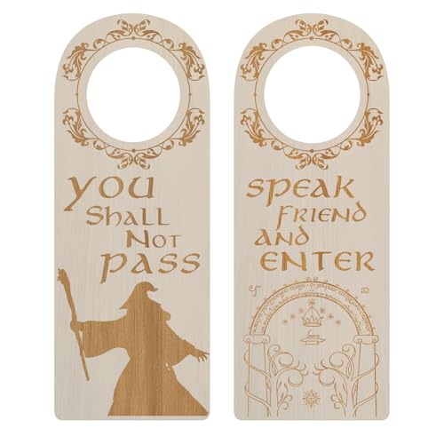 LETUBUYU Holz-Türknauf-Schild, Aufschrift "One is Speak Friend and Enter Welcome Hang", "The Other One is You Should Not Pass", Holzanhänger zum Aufhängen, 2 Stück LETUBUYU Holz-Türknauf-Schild, Aufschrift "One is Speak Friend and Enter Welcome Hang", "The Other One is You Should Not Pass", Holzanhänger zum Aufhängen, 2 Stück von LETUBUYU