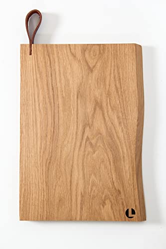 Brett aus massivem Eichenholz Servierbrett Frühstücksbrettchen mit Lederschlaufe Schneidebrett Geschenkidee für Hobby- und Profiköche robust, langlebig, nachhaltig 24x40x2,5 cm von LGC