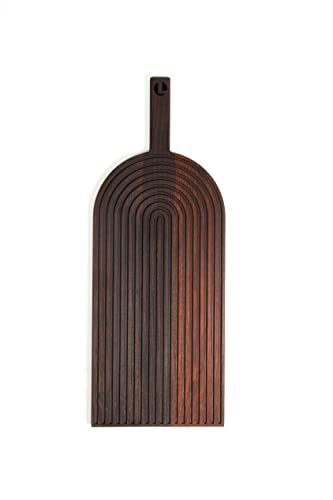 Brett aus massivem Thermo Eschen Holz mit Griff Schneidebrett Servierbrett Geschenkidee für Hobby- und Profiköche robust, langlebig, nachhaltig, mit „Regenbogen“-Optik von LGC