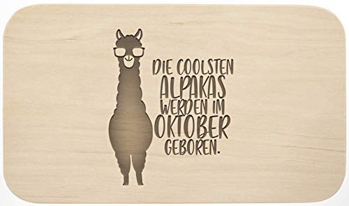 Frühstücksbrett mit Gravur - ''Die coolsten Alpakas werden im Oktober geboren'' - Holz - hochwertige Qualität - Geschenk - Schneidebrett - Küchenbrett - Frühstücksbrettchen - Brotzeitbrett (Oktober) von LIEBTASTISCH