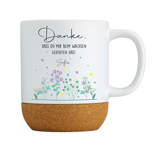 LIEBTASTISCH - Danke, dass du mir beim wachsen geholfen hast - Tasse mit Kork und Deckel - Personalisiert - Abschiedsgeschenk - Kindergarten - Tagesmutter - Kita - Geschenk von LIEBTASTISCH