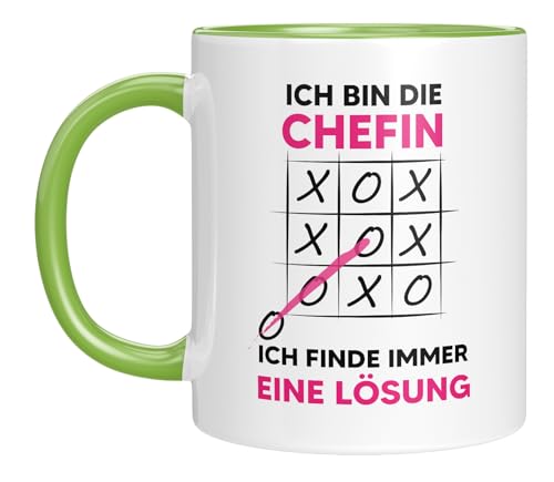 Lustige Tasse mit Spruch | Ich bin die Chefin, ich finde immer eine Lösung | Mit Tic Tac Toe-Motiv | Geschenkidee für den Bossin | Kaffeebecher 330 ml - Geschenk von LIEBTASTISCH