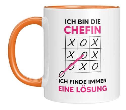 Lustige Tasse mit Spruch | Ich bin die Chefin, ich finde immer eine Lösung | Mit Tic Tac Toe-Motiv | Geschenkidee für den Bossin | Kaffeebecher 330 ml - Geschenk von LIEBTASTISCH