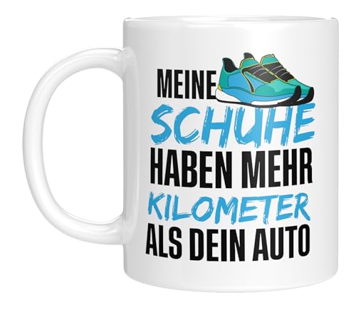Tasse mit Spruch - Meine Schuhe haben mehr Kilometer als dein Auto - witzig - Läufer - Jogger - Geschenkidee - Mann - Männer - Humor von LIEBTASTISCH