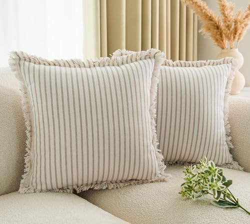LIGICKY 2er Set Fransen Kissenbezug mit Quasten Khaki Gestreifte Zierkissenbezüge Boho Bauernhaus Kissenbezüge Weiche Quadratische Sofakissen für Wohnzimmer Couch Schlafzimmer Auto, 45 x 45 cm von LIGICKY