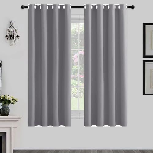 LIJIAO Thermovorhang mit Ösen 160 x 170 cm Dicker Stoff Thermovorhänge Gegen Kälte Vorhang Blickdicht Gardinen Vorhänge Blackout Curtains 2Er Set für Wohnzimmer Schlafzimmer, Hellgrau LIJIAO Thermovorhang mit Ösen 160 x 170 cm Dicker Stoff Thermovorhänge Gegen Kälte Vorhang Blickdicht Gardinen Vorhänge Blackout Curtains 2Er Set für Wohnzimmer Schlafzimmer, Hellgrau von LIJIAO