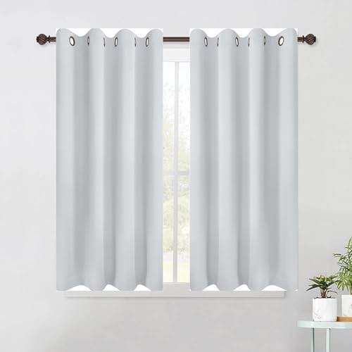 LIJIAO Verdunklungsvorhänge mit Ösen 220 x 180 cm Thermo Vorhang Gegen Kälte Und Hitze Gardinen Vorhang Blickdicht mit Ösen 2Er Set für Wohnzimmer Schlafzimmer, Weiß LIJIAO Verdunklungsvorhänge mit Ösen 220 x 180 cm Thermo Vorhang Gegen Kälte Und Hitze Gardinen Vorhang Blickdicht mit Ösen 2Er Set für Wohnzimmer Schlafzimmer, Weiß von LIJIAO