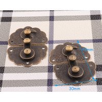 2Pcs Antike Geprägte Box Riegel 45 30mm Vintage Hasp Hardware Brust Koffer Schnalle Metall Schloss Fangen Holzboxen Machen von LIKEBAGS