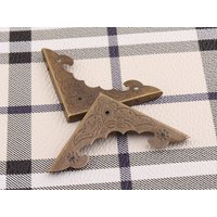 8Pcs Bronze Ecken 1 5/8"(40mm Geprägt Etektorecke Dekorative Ecke Beschützer Metall Protektor Tipps Halterung Box Dekoration von LIKEBAGS