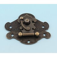 Vintage Box Riegel 2Pcs 66 52mm Antike Geprägte Hasp Hardware Brust Koffer Dekoration Metall Schloss Fangen Boxen Machen von LIKEBAGS