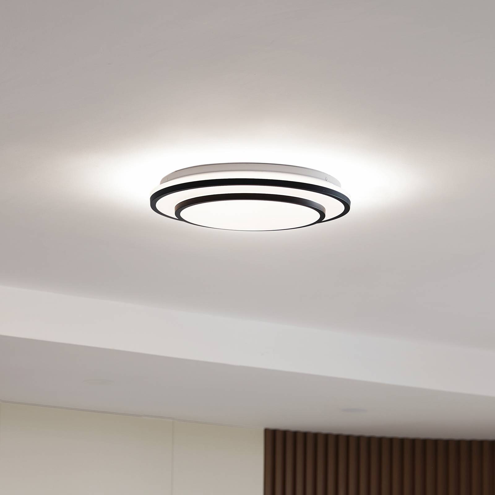 Lindby LED-Deckenleuchte Duala, schwarz, RGB, CCT, Remote Lindby LED-Deckenleuchte Duala, schwarz, RGB, CCT, Remote von LINDBY