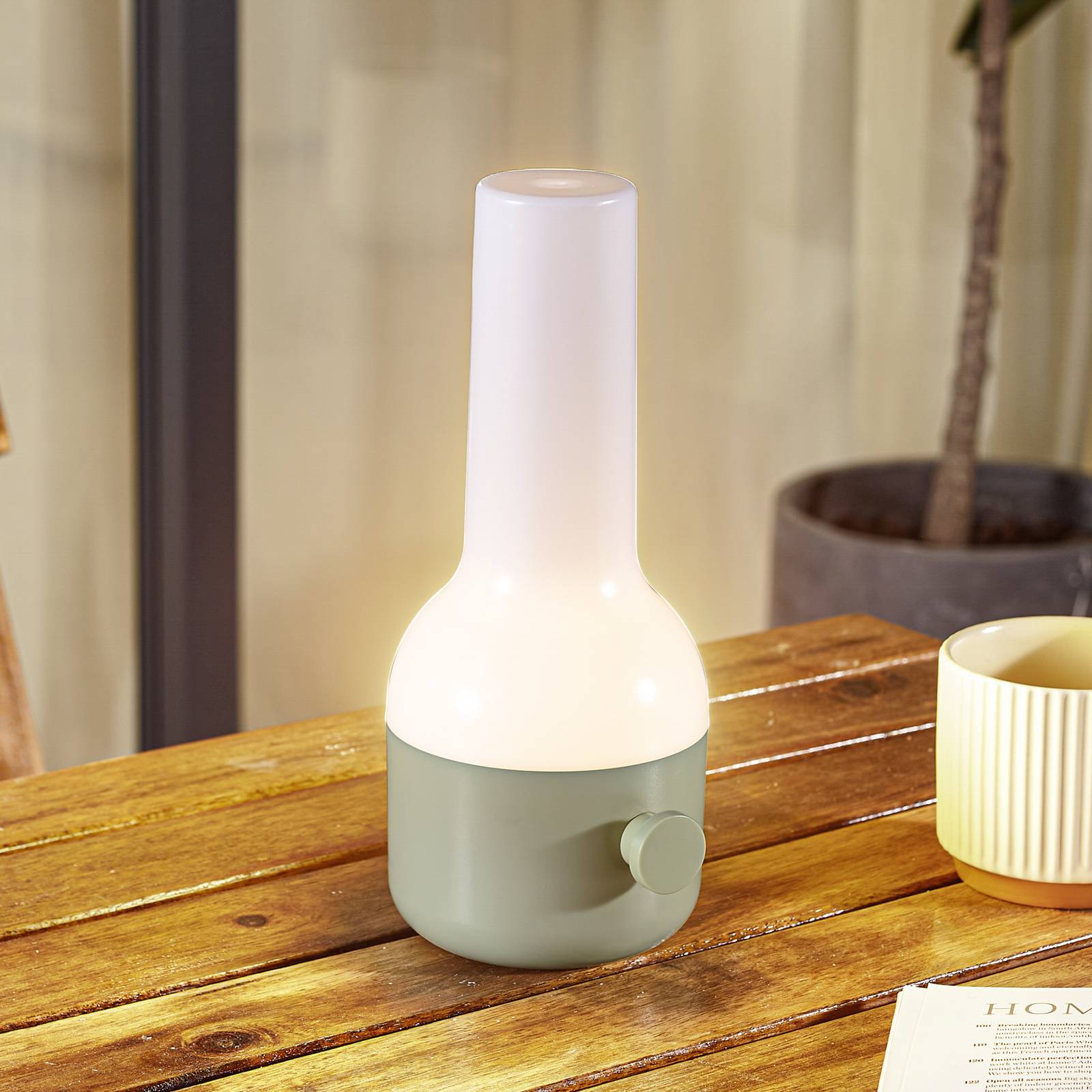 Lindby LED-Akku-Außentischleuchte Isaline, grün, dimmbar Lindby LED-Akku-Außentischleuchte Isaline, grün, dimmbar von LINDBY