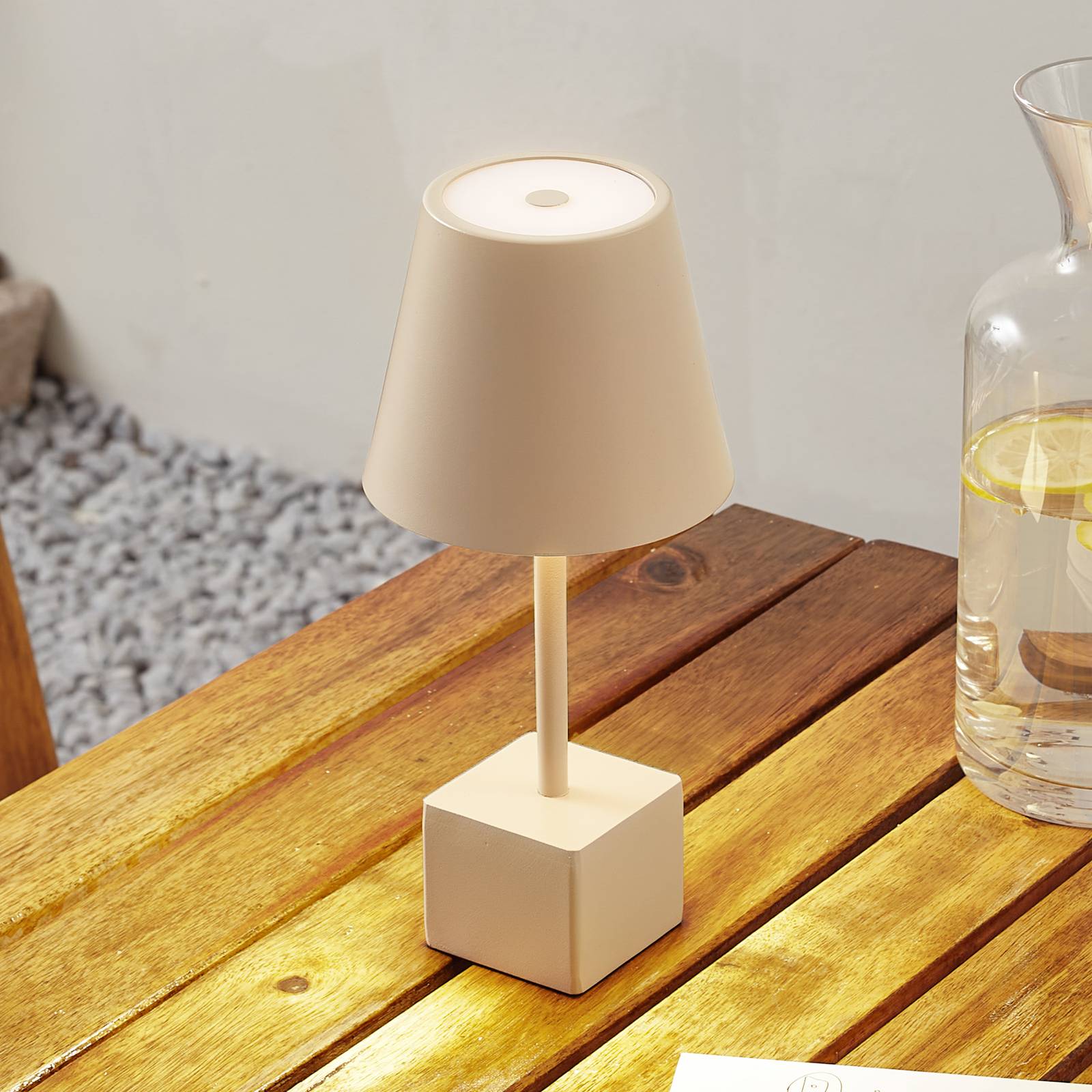 Lindby LED-Akkutischleuchte Janea CUBE, beige, Metall von LINDBY