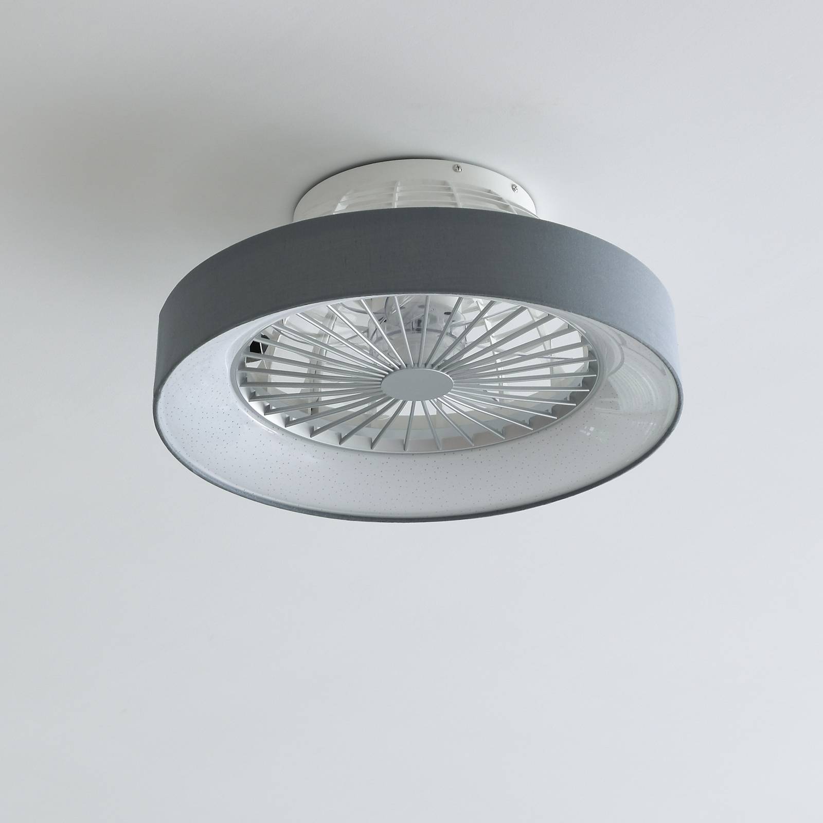 Lindby LED-Deckenventilator Mace, grau, leise, Ø 47 cm von LINDBY