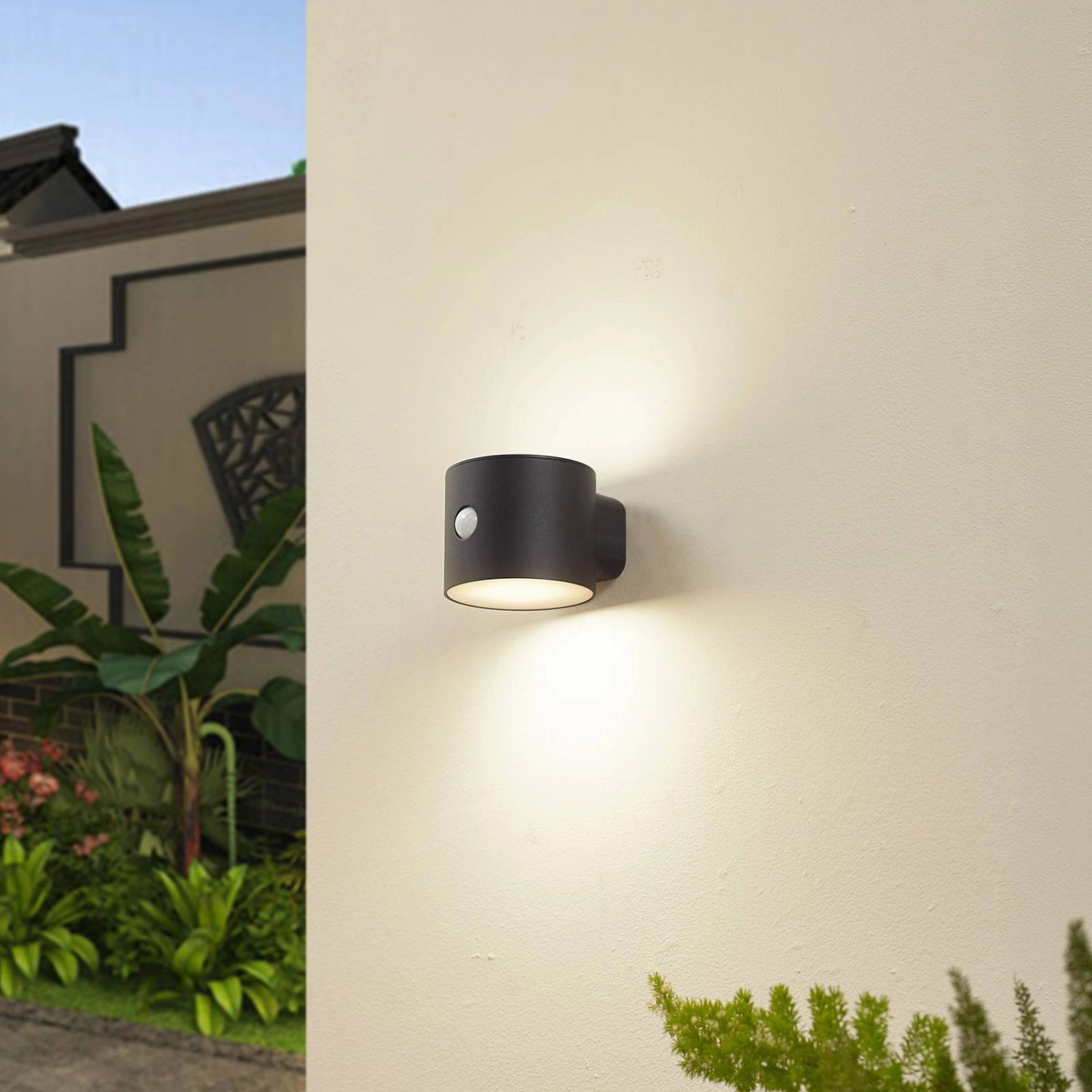 Lindby LED Solarleuchte Außen Amren 10025956 mit Bewegungsmelder Spritzwassergeschützt Modern in Schwarz 1-flammig Lindby LED Solarleuchte Außen Amren 10025956 mit Bewegungsmelder Spritzwassergeschützt Modern in Schwarz 1-flammig von LINDBY