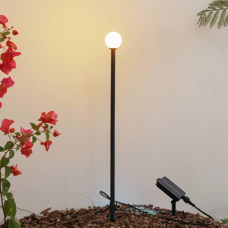 Lindby LED-Solarleuchte Freydis, schwarz, Aluminium, 2.000 K von LINDBY