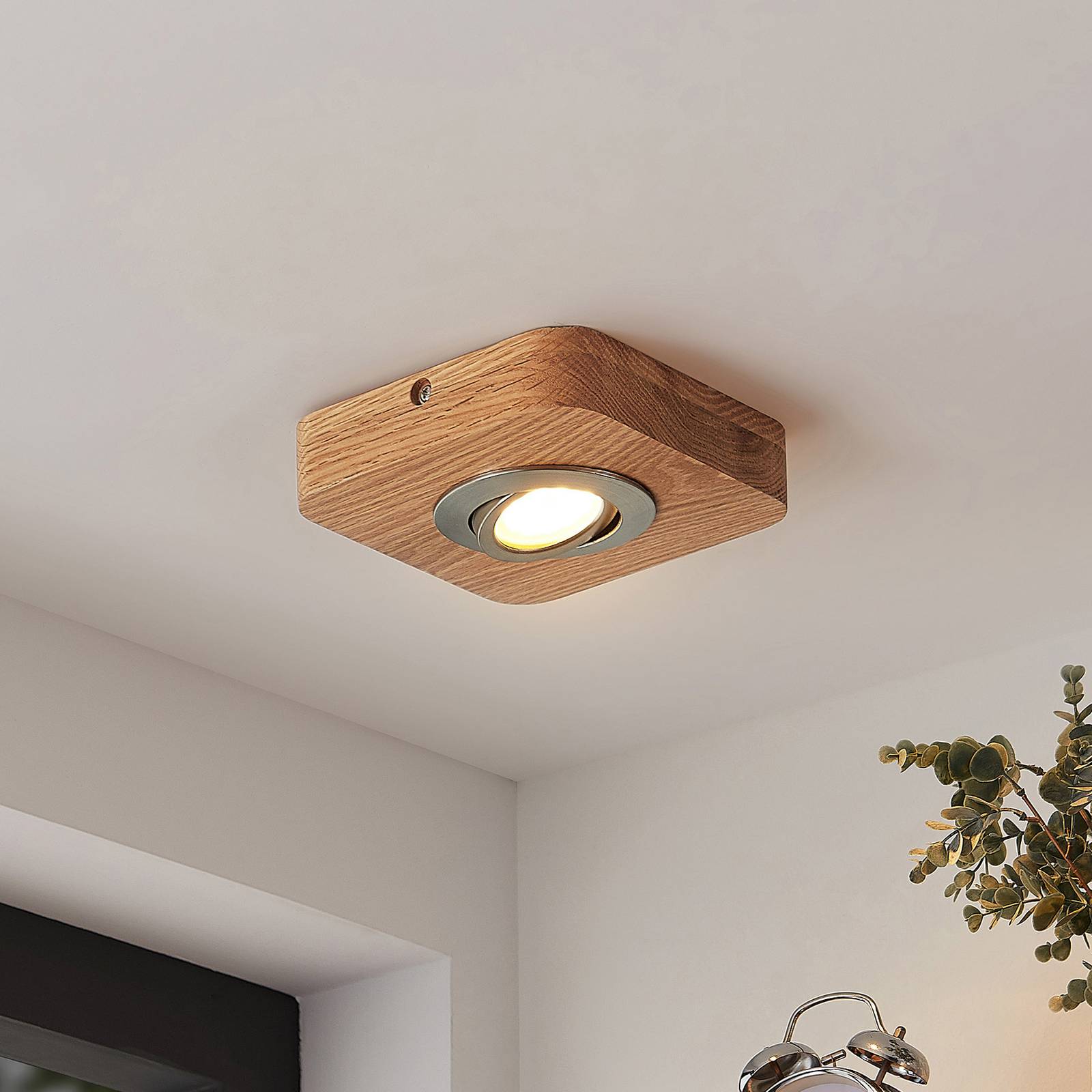 Lindby LED-Deckenleuchte Mikari, 14 cm, Holz, schwenkbar Lindby LED-Deckenleuchte Mikari, 14 cm, Holz, schwenkbar von LINDBY
