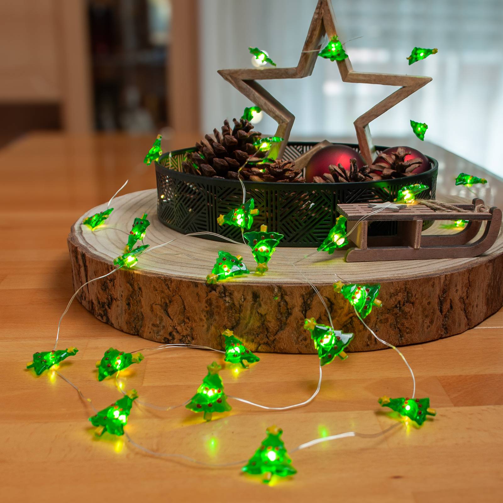 Lindby LED-Lichterkette Motje, Weihnachtsbäume, 320 cm, IP20 von LINDBY