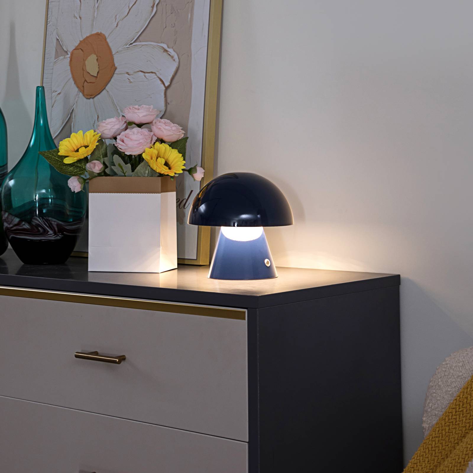 Lindby LED-Akkutischlampe Nevijo, blau, Ø18cm, USB, Dimmer Lindby LED-Akkutischlampe Nevijo, blau, Ø18cm, USB, Dimmer von LINDBY