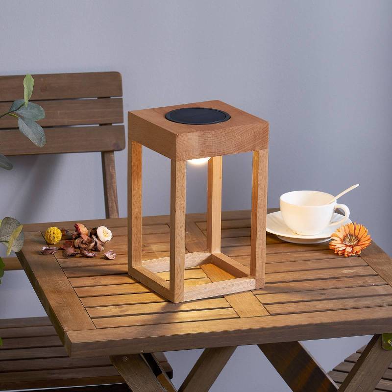 Lindby LED-Solar-Terrassenleuchte Peransa, Holz, 25 cm hoch von LINDBY