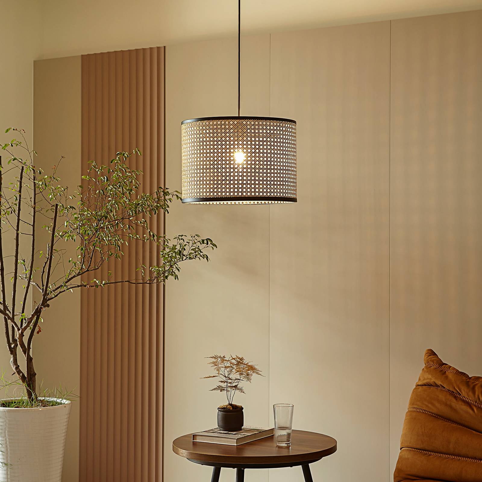 Lindby Hängeleuchte Yaelle, Ø 40 cm, Rattan, schwarz, E27 von LINDBY