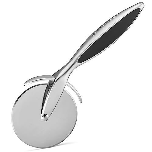 LINFELDT Pizzaschneider Spülmaschinenfest - TOP PIZZAROLLER | Pizza Cutter Edelstahl - Pizza Schneideroller | Pizza Messer Pizzacutter Pizza Roller Pizzaschneider Groß Küchenhelfer LINFELDT Pizzaschneider Spülmaschinenfest - TOP PIZZAROLLER | Pizza Cutter Edelstahl - Pizza Schneideroller | Pizza Messer Pizzacutter Pizza Roller Pizzaschneider Groß Küchenhelfer von LINFELDT