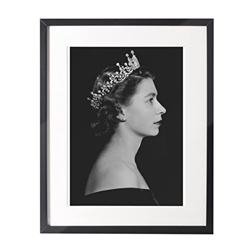 LINGJIONG 2 Stück Queen Elizabeth II Wandposter | Union Jack Queen Mother Royal Family Crown Poster, Druck einer königlichen Portrait Königin Elizabeth II trägt ein Abendkleid als Wanddekoration von LINGJIONG
