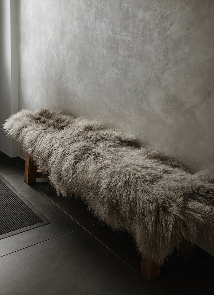 LIRA Deko Fellteppich Lammfell XXL Echtfell Läufer - mongolischer Teppich Bankauflage, fellförmig, 180 cm, extra lang, weich & langlebig, waschbar von LIRA Deko