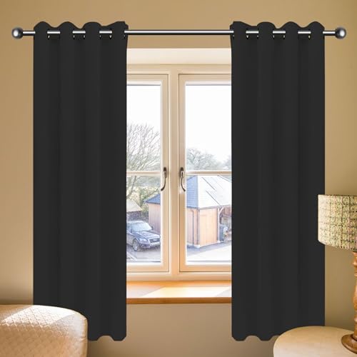 LIUJYUAN Gardinen Blickdicht 152 x 210 cm Leichte & Weiche Winter Extra Warm Lärmschutz Wohnzimmer Lärmschutz Thermogardine mit Ösen, Waschbar für Wohnzimmer Schlafzimmer, Schwarz LIUJYUAN Gardinen Blickdicht 152 x 210 cm Leichte & Weiche Winter Extra Warm Lärmschutz Wohnzimmer Lärmschutz Thermogardine mit Ösen, Waschbar für Wohnzimmer Schlafzimmer, Schwarz von LIUJYUAN