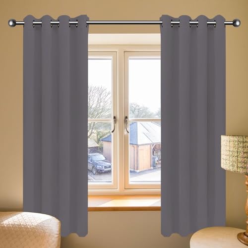 LIUJYUAN Gardinen Blickdicht 158 x 190 cm Leichte & Weiche Winter Extra Warm Lärmschutz Wohnzimmer Lärmschutz Thermogardine mit Ösen, Waschbar für Wohnzimmer Schlafzimmer, Dunkelgrau LIUJYUAN Gardinen Blickdicht 158 x 190 cm Leichte & Weiche Winter Extra Warm Lärmschutz Wohnzimmer Lärmschutz Thermogardine mit Ösen, Waschbar für Wohnzimmer Schlafzimmer, Dunkelgrau von LIUJYUAN