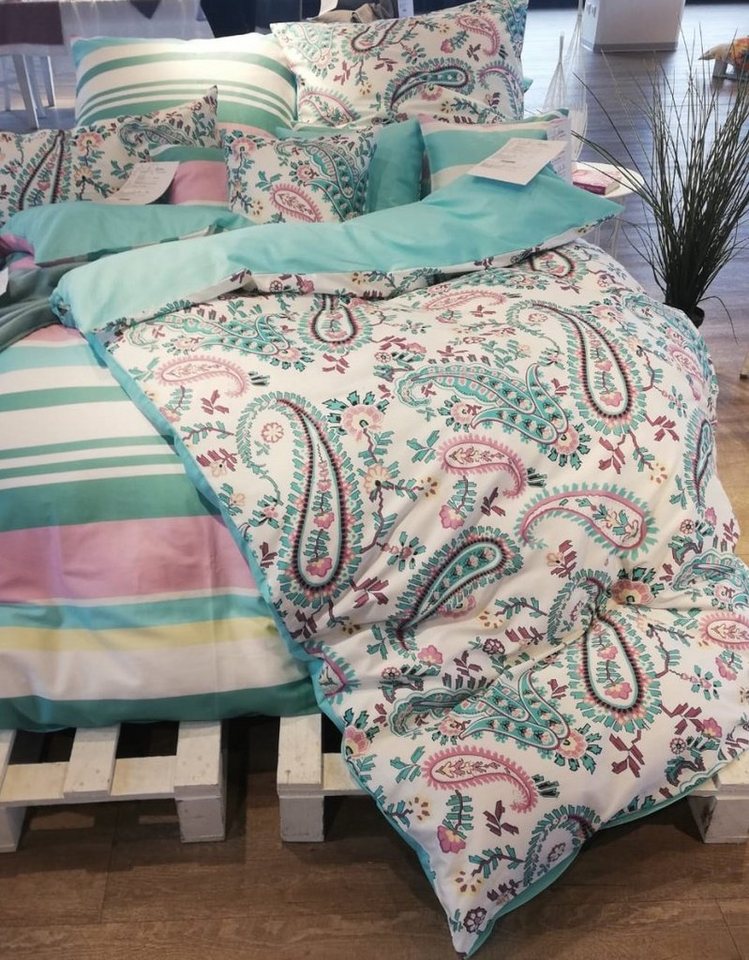 Bettwäsche Bettwäsche-Set HOLIDAY PAISLEY reine Baumwolle Satin, LIVING DREAMS, Satin, 2 teilig, moderne Paisleys auf weißem Untergrund - Rückseite aqua türkis von LIVING DREAMS