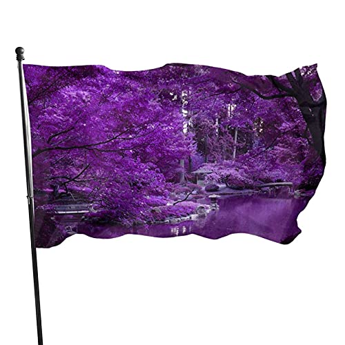 Flagge, 90 x 152 cm, violette Welt und Zen-Teich, lebendige Farben, Outdoor-Sport-Banner, lichtbeständiges Polyester, Hofflagge mit 2 Messingösen für drinnen und draußen von LLLDHGCBSS