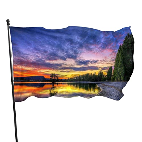 Schöne Flagge der Dämmerung See, 90 x 150 cm, lebendige Farben, lichtbeständig, Polyester, für Outdoor-Sport, Banner mit 2 Messingösen Schöne Flagge der Dämmerung See, 90 x 150 cm, lebendige Farben, lichtbeständig, Polyester, für Outdoor-Sport, Banner mit 2 Messingösen von LLLDHGCBSS