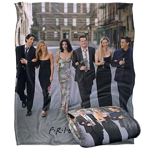 FRIENDS Silky Touch Kuscheldecke, superweich, 152 x 127 cm von LOGOVISION