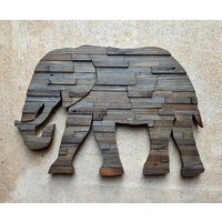 Rustikale Elefant-Wandkunst Handgemachte Bauernhausdekoration Aus Recyceltem Holz von LONEWOLFWOODWORKUSA