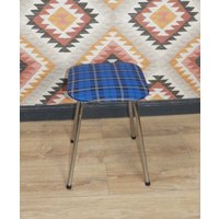 60Er Jahre Kleiner Feiner Hocker Blau Kariert Retro Vintage Karo Checkered von LOOKandVINTAGE