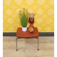 60Er Jahre Kleiner Feiner Hocker Fußhocker Tritt Rot Meliert Retro Vintage Industrial Stil Metall Acella von LOOKandVINTAGE