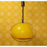 70Er Jahre Hängelampe Pendelzug Deckenlampe Ø40cm Gelb Kunststoff /Chrom Space Age Retro Vintage 70S Lamp 70Er Jahre Hängelampe Pendelzug Deckenlampe Ø40cm Gelb Kunststoff /Chrom Space Age Retro Vintage 70S Lamp von LOOKandVINTAGE