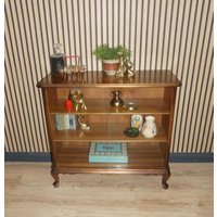 Vintage Vitrine Kommode Regal Chippendale Stil Stilmöbel Gründerzeit Antik Nostalgie Shabby Chic Geschirrschrank von LOOKandVINTAGE