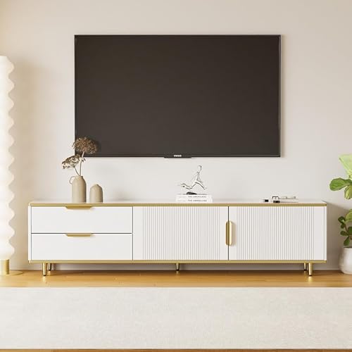LORISMAI TV-Schrank, niedriger Teller mit geschnitzter Textur, goldenen Griffen und Füßen, Wohnzimmermöbel mit Marmorstruktur LORISMAI TV-Schrank, niedriger Teller mit geschnitzter Textur, goldenen Griffen und Füßen, Wohnzimmermöbel mit Marmorstruktur von LORISMAI