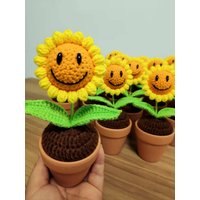 Gehäkelte Sonnenblume, Lächeln Gesicht Sonnenblume Ornamente, Geschenk, Blume Wohndekor, Eingegossen, Einweihungsparty Dekor von LOVFS