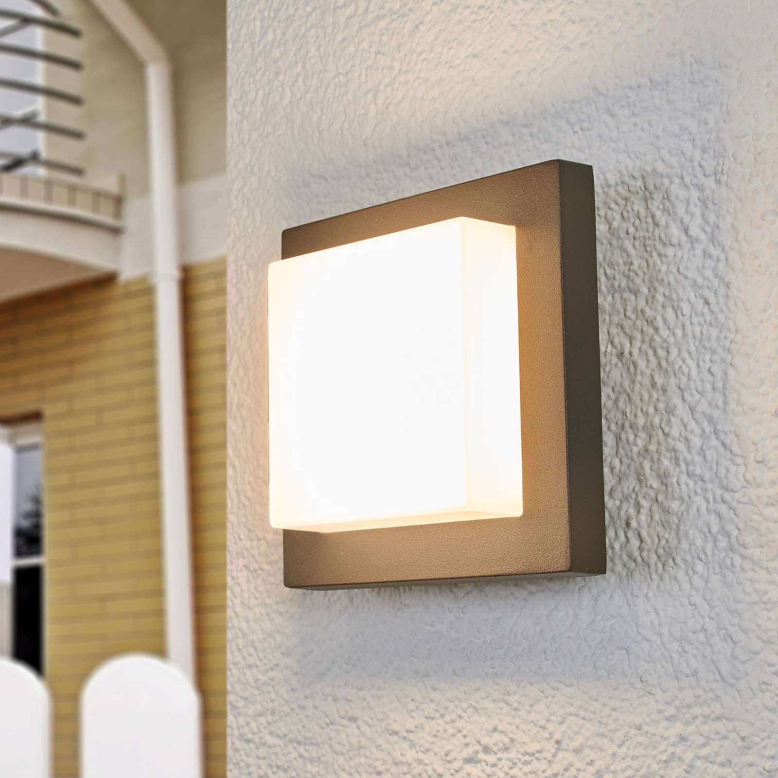 Dezente LED-Außenwandleuchte Celeste Dezente LED-Außenwandleuchte Celeste von LUCANDE