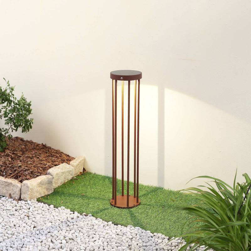 Lucande LED-Solar-Wegelampe Evelis, rostfarben, Alu, Sensor von LUCANDE