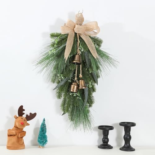 Weihnachtskranz zum Aufhängen mit Glocken und langem Kiefernnadel-Design mit Juteschleife für rustikale Weihnachtsdekoration von LUCKCDUO