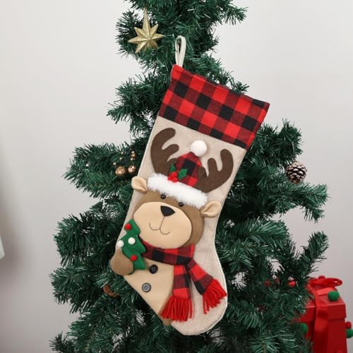 Weihnachtsstrümpfe, 48,3 cm, kariert, Weihnachtsstrumpf, mit 3D-Plüschfiguren, Schneemann, Weihnachtsmann, Hirsch, Urlaubsdekoration für Kinder (Hirsch) von LUCKCDUO